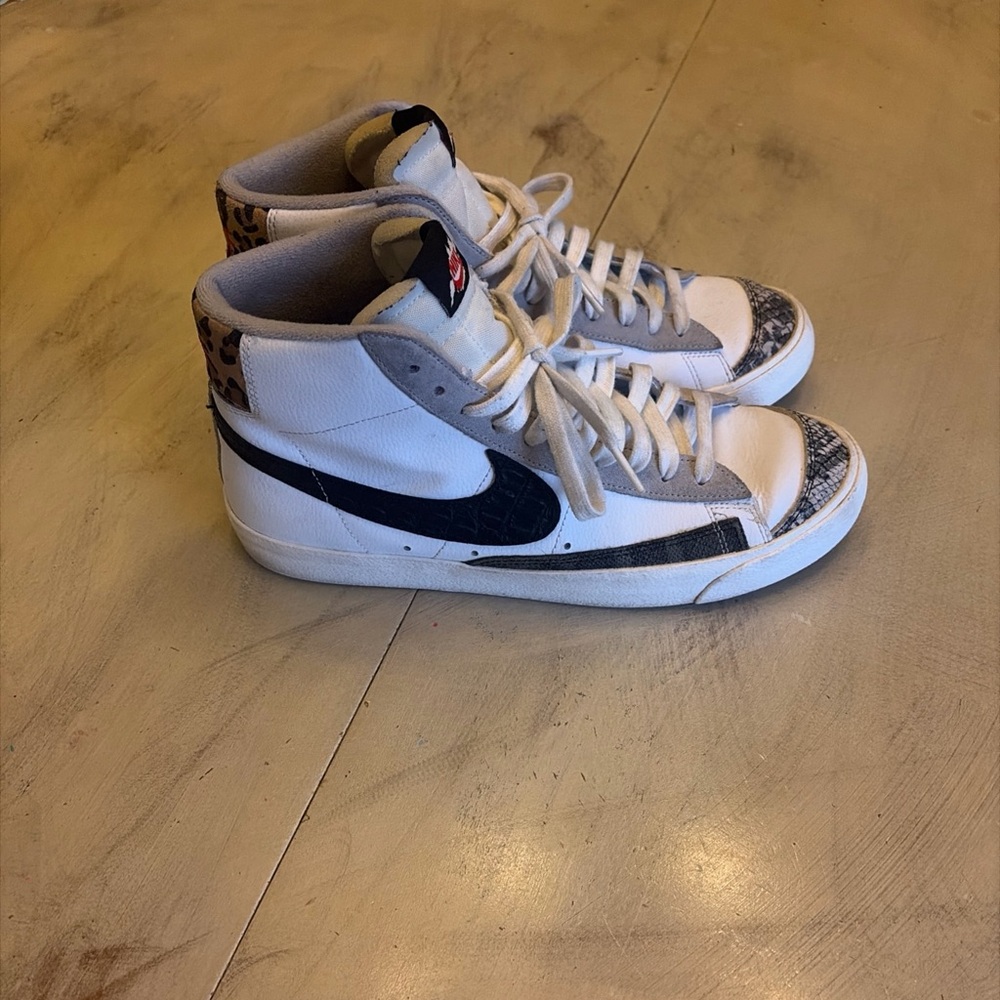 Nike Mens Size 10.5 Blazer Mid ‘77 Vintage Tunnel Walk Animal Instincts